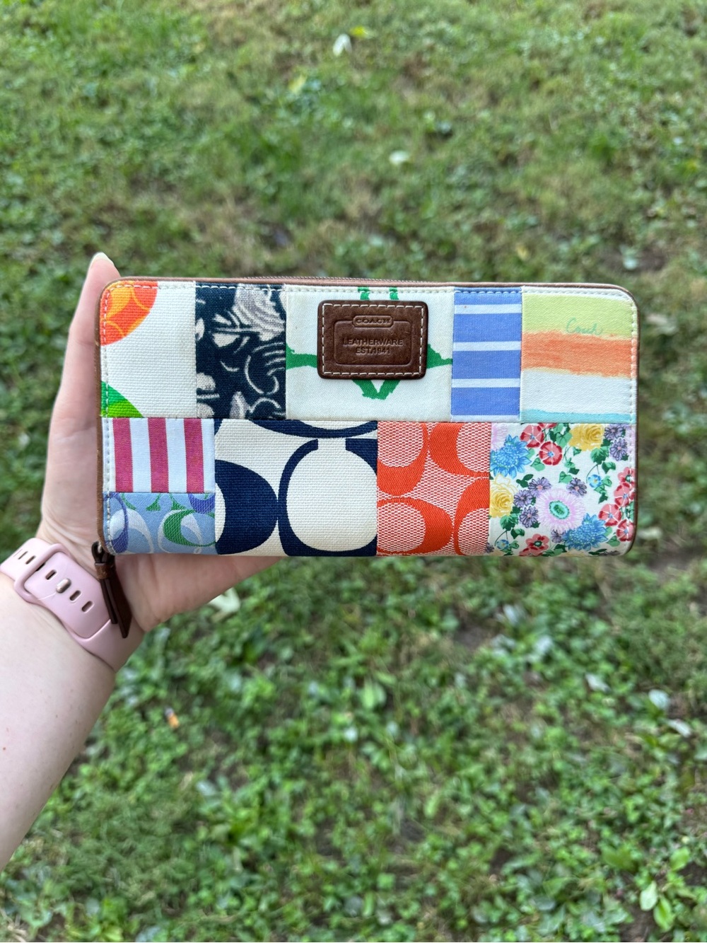 Coach Hamptons Weekend Patchwork Accordion
Zip-Around Wallet from 2006
